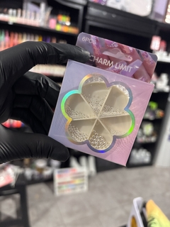 Caviar mix charm limit - comprar online