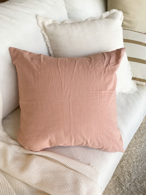 ALMOHADON ROSA 50X50