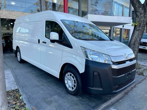 Toyota Hiace 2.8 D L2h2 6At Furgón At 0km 2023