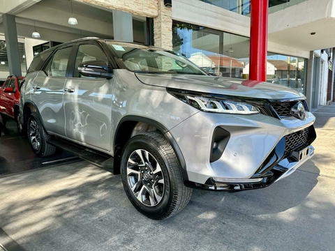 Toyota SW4 2.8 D Diamond 7a 2024