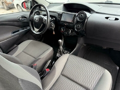Toyota Etios 1.5 N Xls 6Mt 5P 2017 - Roberto García Autos