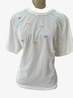 T-Shirt bordada LAÇO - comprar online