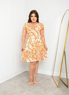 vestido laranja estampado