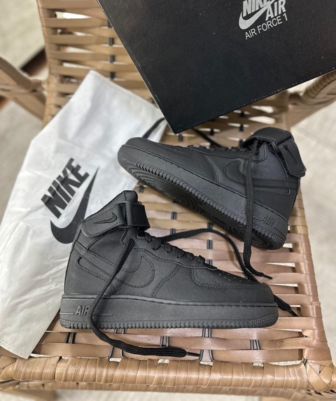 Nike Bota AirForce Nacional 34 ao 43 Preto.
