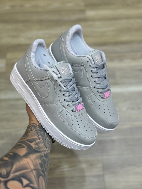Nike AirForce Importado 34 ao 39 Branco Cinza. - comprar online