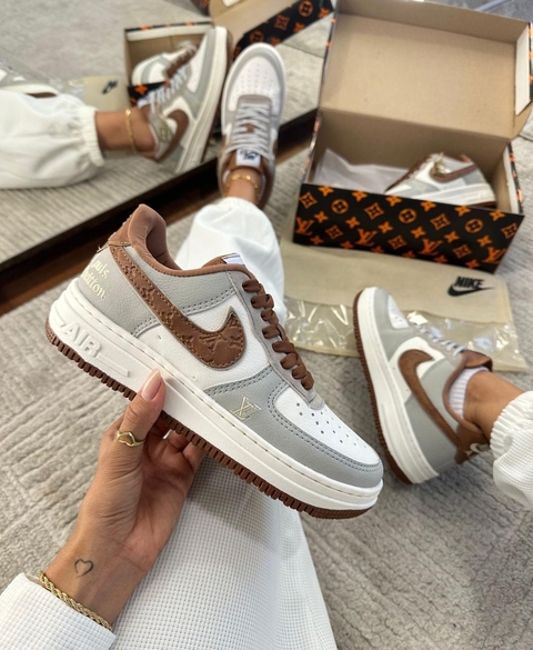 Nike AirForce Nacional 34 ao 39 Branco Cinza Marrom.