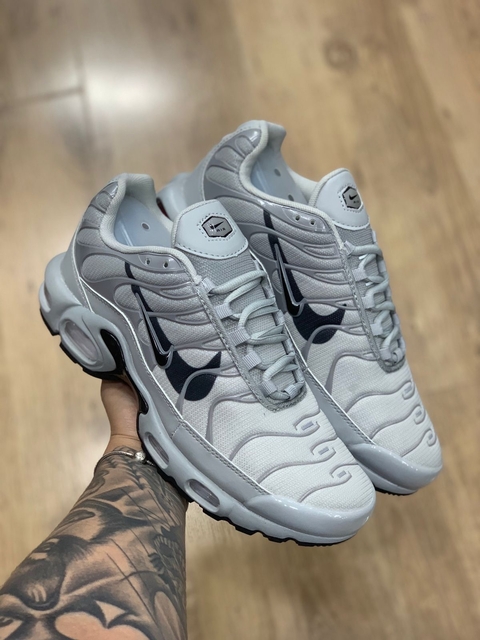 Nike AirMax TN Importado Vietnã Cinza.
