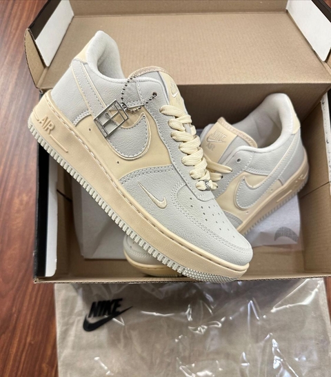 Nike AirForce Importado 34 ao 39 Branco Bege Cinza.