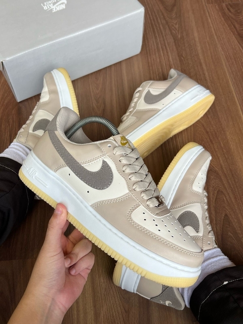 Nike AirForce Luxo Importado 34 ao 43 Bege. - comprar online