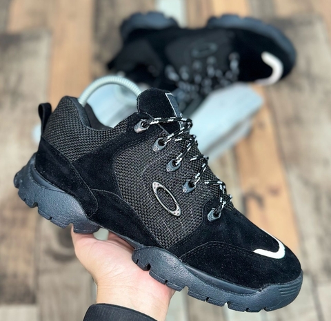 Botinha Oakley Nacional