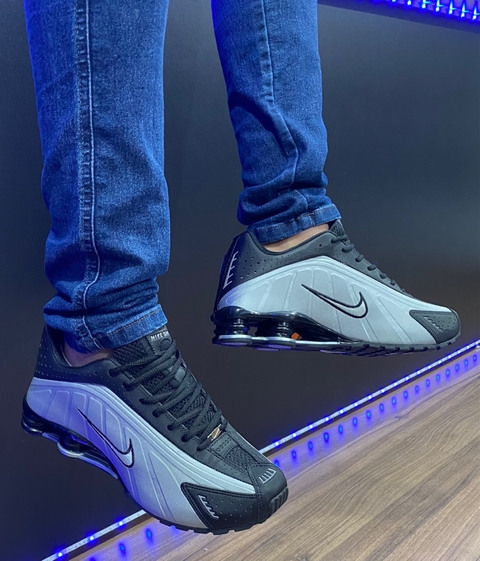 Nike Shox R4 Nacional Premium