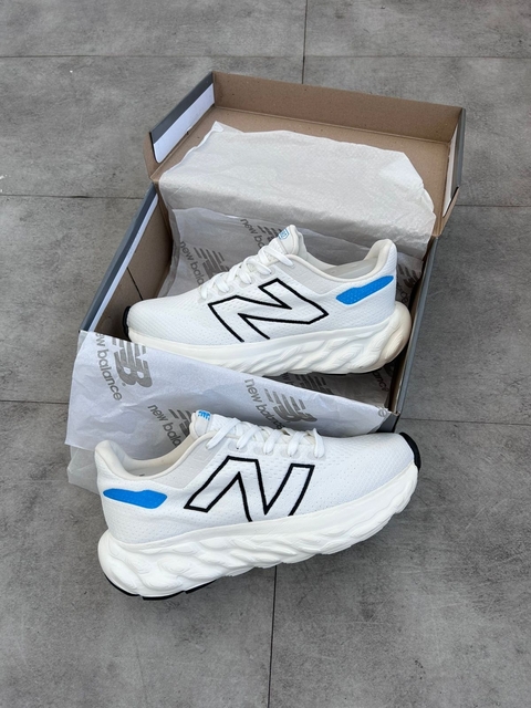 Tênis New Balance V13 Premium ACD - comprar online