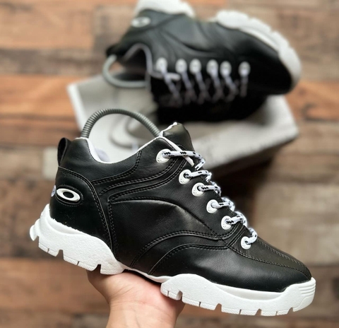 Botinha Oakley Nacional