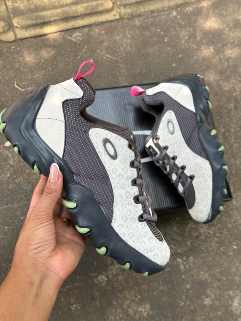 Botinha Oakley Teeth Caveirão Importada