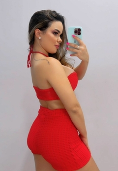 Saída de Praia Modelo Top Com Bojo e Alça no Pescoço e Short na internet
