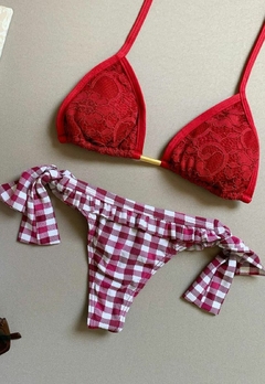 Biquíni Feminino Cortininha Com Calcinha com Babadinho, Fio Dental e Amarra Lateral na internet