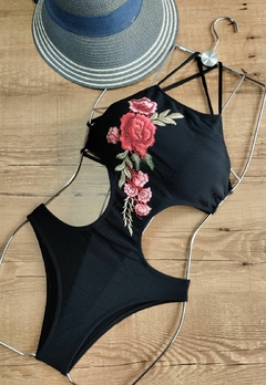 Maiô Feminino Cropped Engana Mamãe Floral Bordado (TODOS PRETOS) - comprar online