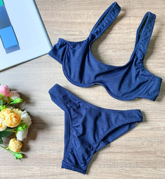 Biquíni Feminino Canelado Aro Sem Bojo Calcinha Fio Duplo e Asa Delta - loja online