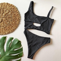 Maiô Feminino Com Recortes Na Lateral Vazado Moda Praia Verão Sem Bojo Liso na internet