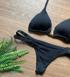 Biquíni Feminino Cortininha Com Bojo Calcinha Semi Fio Dental com 2 Tiras Trançadas na internet