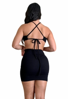 Vestido Feminino Curto Com Bojo Recorte Lateral Texturizado na internet