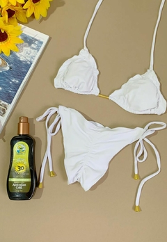 Biquíni Cortininha Branco Liso Com Calcinha Amarra Lateral e Empina Bumbum - Multmix