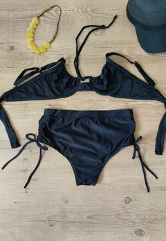 Biquíni Feminino Plus Size Aro Sem Bojo Calcinha Cintura Alta - comprar online