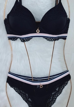 Conjunto Lingerie Feminina Sutiã com Bojo e Calcinha Rendada - Multmix