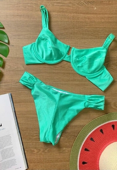 Imagem do Biquíni Feminino Plus Size de Aro Sem Bojo Com Calcinha BomBom e Fio Duplo Canelado