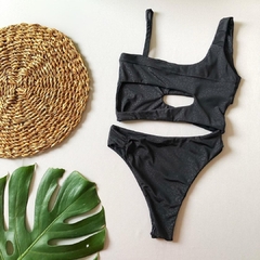Maiô Feminino Com Recortes Na Lateral Vazado Moda Praia Verão Sem Bojo Liso - comprar online