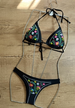 Biquíni Meia Taça Bordado Com Calcinha Tanga - comprar online