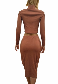 Conjunto Feminino Canelado Blusinha Manga Longa e Saia na internet