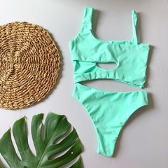 Maiô Feminino Com Recortes Na Lateral Vazado Moda Praia Verão Sem Bojo Liso - loja online