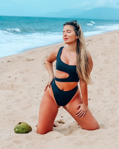 Maiô Feminino Com Recortes Na Lateral Vazado Moda Praia Verão Sem Bojo Liso - loja online