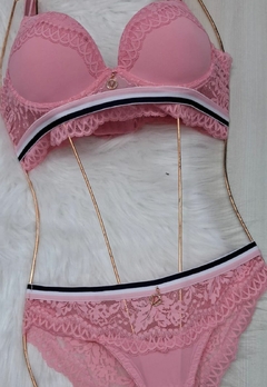 Conjunto Lingerie Feminina Sutiã com Bojo e Calcinha Rendada - comprar online