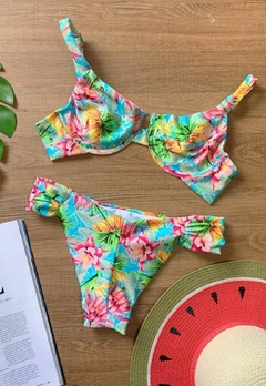 Imagem do Biquíni Feminino Plus Size de Aro Sem Bojo Com Calcinha BomBom e Fio Duplo Estampado
