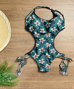 Maiô Feminino Engana Mamãe Cropped com Bojo Estampado e Calcinha com Amara Lateral - comprar online