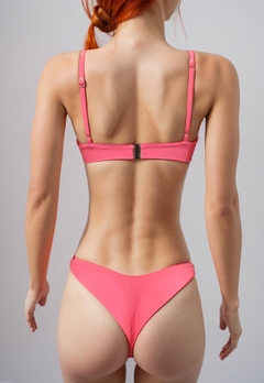 Biquíni Feminino Aro Sem Bojo com Calcinha Asa delta e Fio Duplo Liso - comprar online