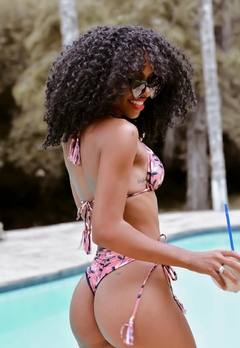 Biquíni Feminino Cortininha Estampado Calcinha Levanta Bumbum e Amarra Lateral - comprar online