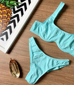 Biquíni Feminino Sutiã de Aro Sem Bojo Calcinha Fio Duplo Asa Delta na internet