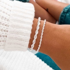 Pulsera torzada gruesa