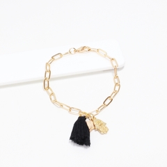 Pulsera dorada borla con dijes - comprar online