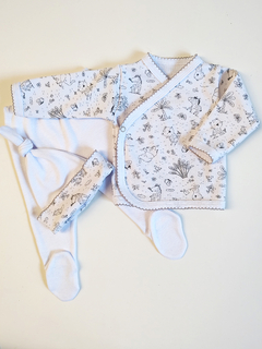Ajuar de nacimiento con terminación en picot. Conjunto de 3 piezas: bata, rana y gorrito