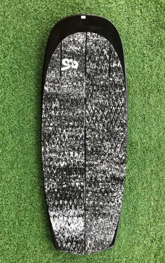  Prancha Grilo Foil full carbono , vendida por Strong WInd, melhor loja de kite do Brasil 