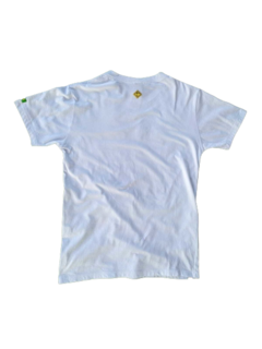 Camisa Strong Wind 100% algodão, gola careca, super confortável da cor branca 