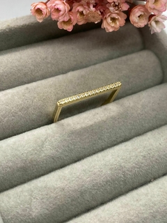Anel Quadrado Zirconias Semi Jóia