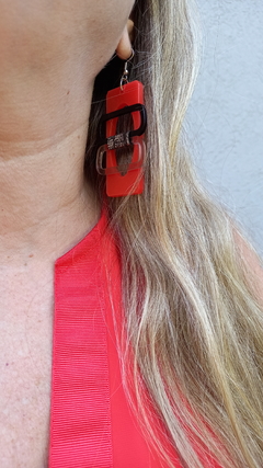 Aros RECTÁNGULO de acrílico rojo, negro y traslúcido - G/G Moda Gabriela Genzano