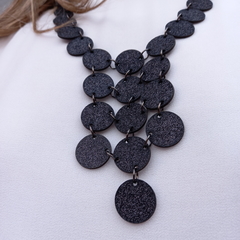Collar MONEDAS de cuero flex negro con brillo - comprar online