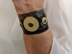 Pulsera PVC y CUERO FLEX negra sublimada en dorado y plata - comprar online