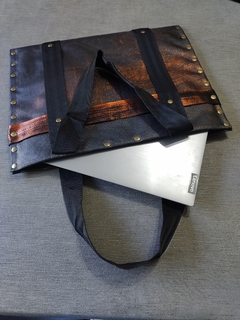 Porta notebook / Bolso / Cartera negra sublimada en cobre